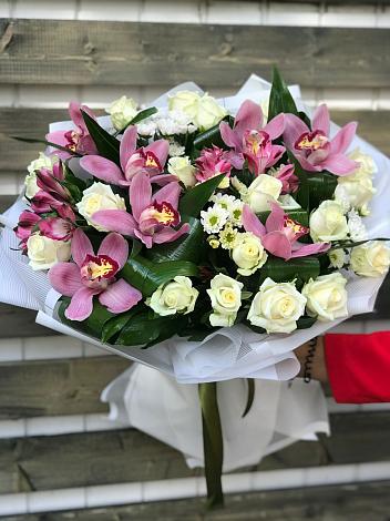 Букет цветов из: Розы и Хризантемы в Сарове
