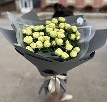 Букет Белые кустовые розы Солинеро в Сарове