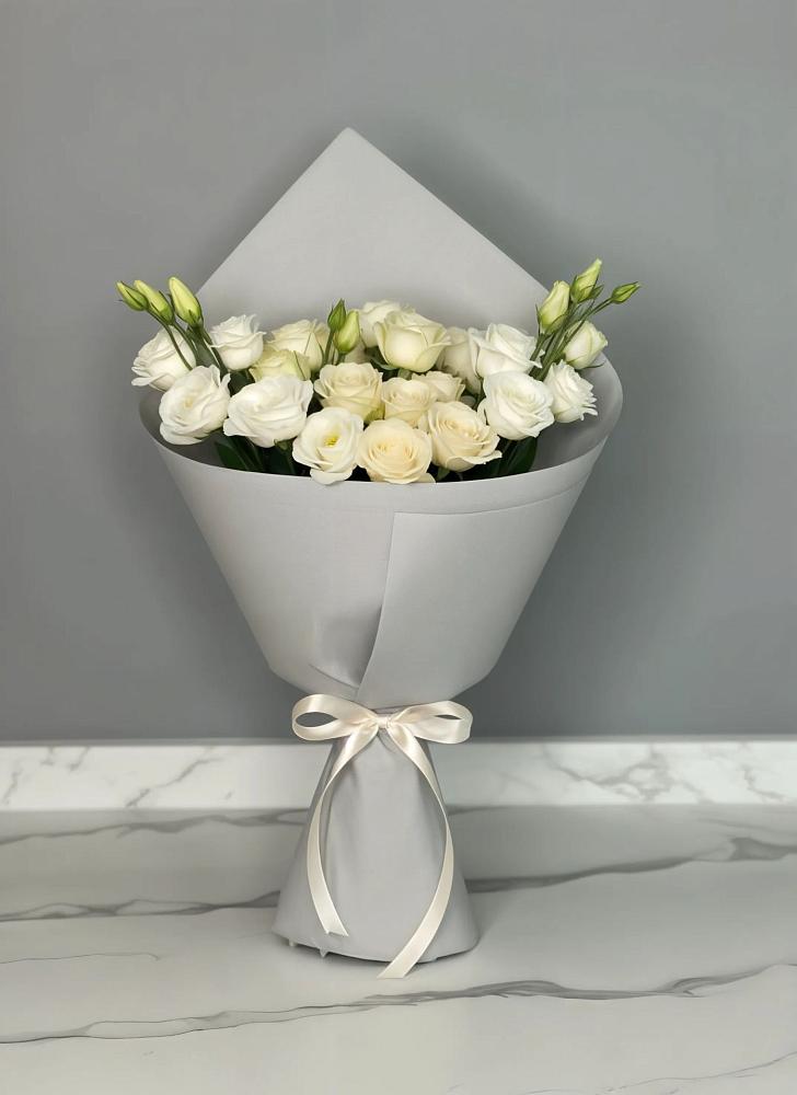 Букет цветов из: Розы и Лизиантусы в Сарове