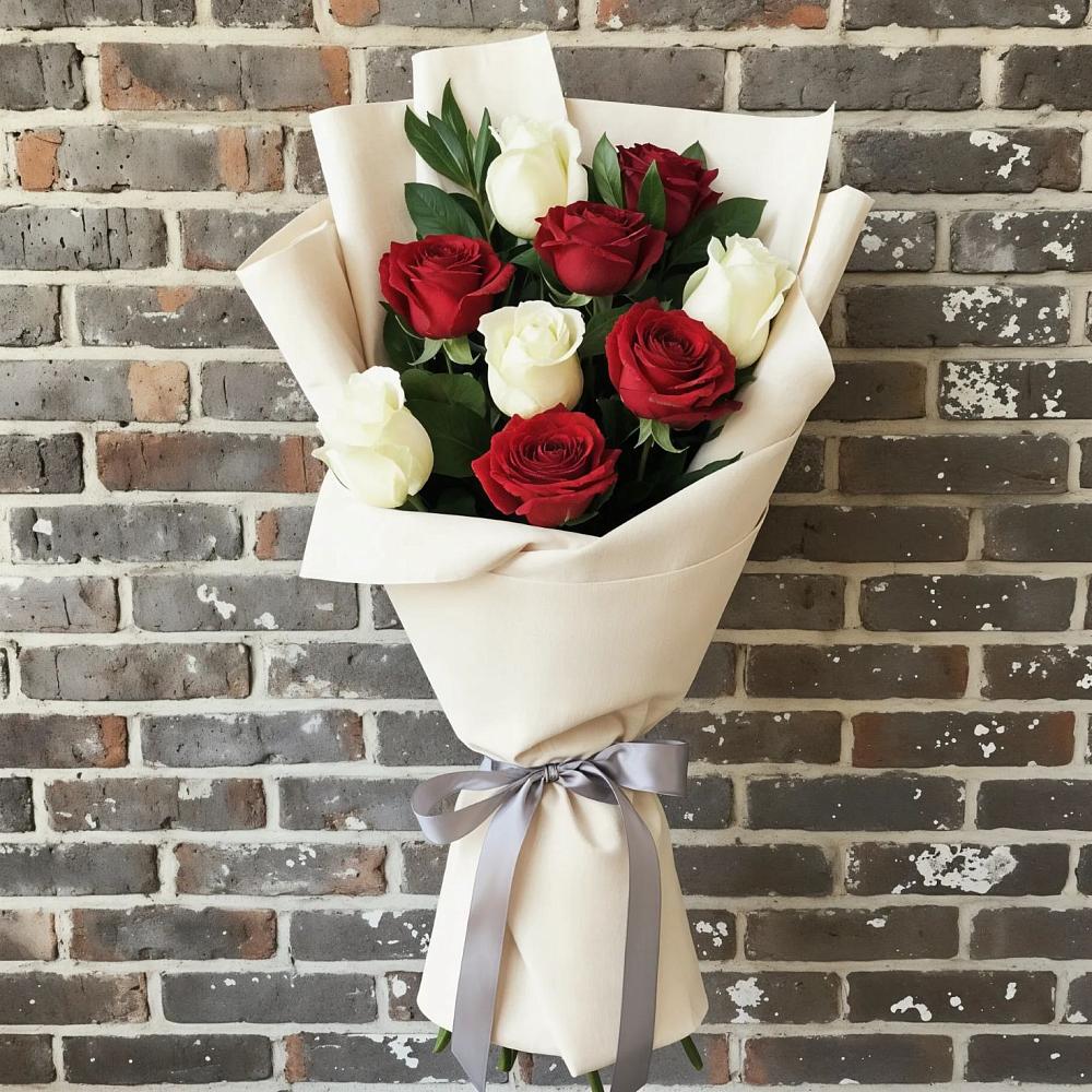 Букет красно-белые розы в Сарове Букет цветов из: Розы в Сарове